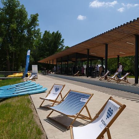Tente Lodge Pour 5 Personnes En Bordure De La Riviere Allier Au Sein D'Un Petit Camping Saint-Yorre Kültér fotó