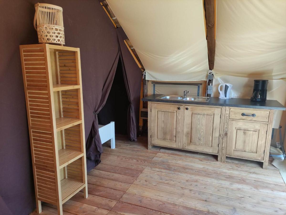Tente Lodge Pour 5 Personnes En Bordure De La Riviere Allier Au Sein D'Un Petit Camping Saint-Yorre Kültér fotó